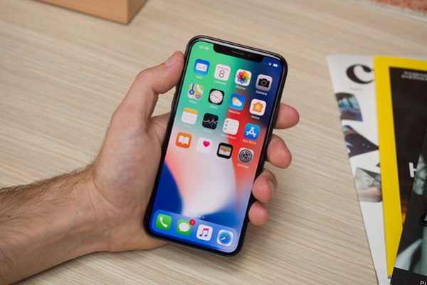 Nút Home và Touch ID biến mất, nhường chỗ cho Face ID nhận diện bằng khuôn mặt