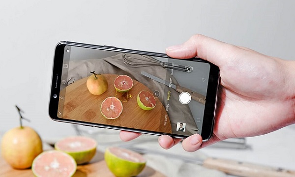 Cách chụp xóa phông trên OPPO F5 – Smartphone sở hữu camera selfie ấn tượng