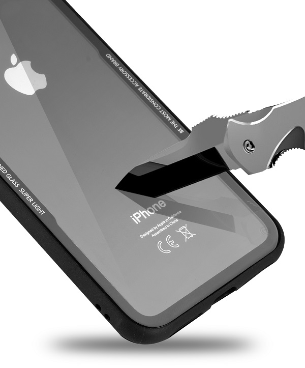 Ốp lưng iPhone X thêu hoa với các đường nét tinh tế, và vô cùng khéo léo giúp các chị em ghi điểm trước cánh mày râu