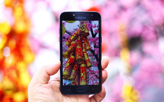 Trên tay Samsung Galaxy J2 Pro 2018, selfie đẹp tự nhiên cùng thiết kế ánh kim thời thượng
