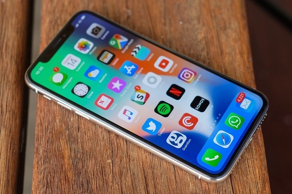 iPhone X sẽ có một "người anh em" trong tương lai