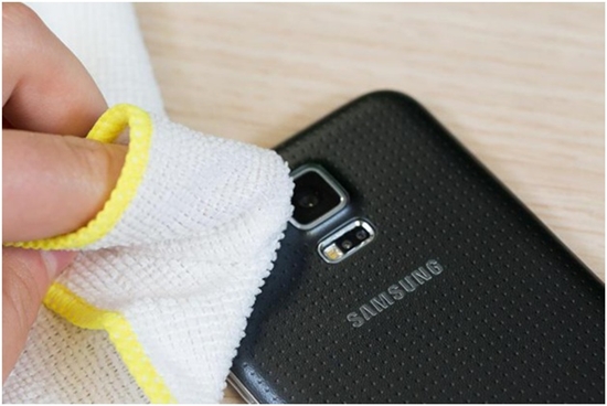 Lau mặt kính camera điện thoại