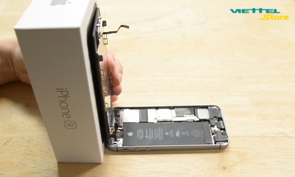 Làm sao để thay pin iPhone SE được an toàn nhất?