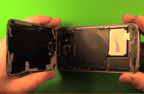 Nắp lưng Galaxy S7 Edge bị vỡ, làm cách nào để thay thế?