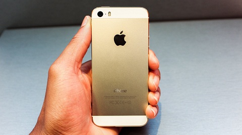 iPhone 5S là smartphone của Apple được mệnh danh là đẹp và thoải mái khi sử dụng bằng một tay