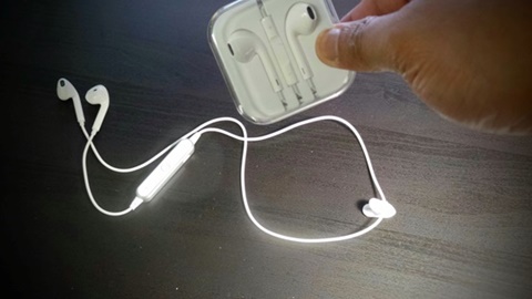 Hình ảnh rò rỉ thực tế của tai nghe AirPods