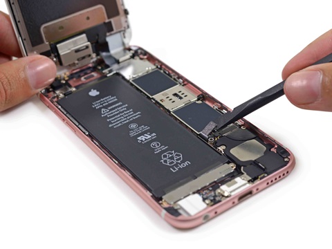 Bộ nhớ NAND Controller được cố định trực tiếp lên mainbroad của iPhone 6s/6s Plus