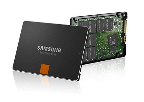 Gọn nhẹ, chống sốc tốt là một trong những ưu điểm của ổ cứng SSD