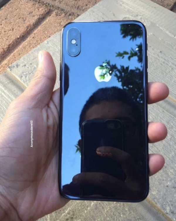 Ảnh thực tế iPhone X được mong đợi nhất hiện nay của Apple