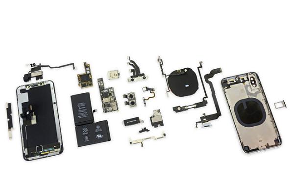Khi khám phá iPhone X, chúng ta sẽ phải bất ngờ khi thiết bị sở hữu đến 2 viên pin