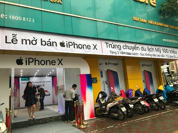 Quà tặng hấp dẫn khi chọn mua iPhone X tại Viettel Store