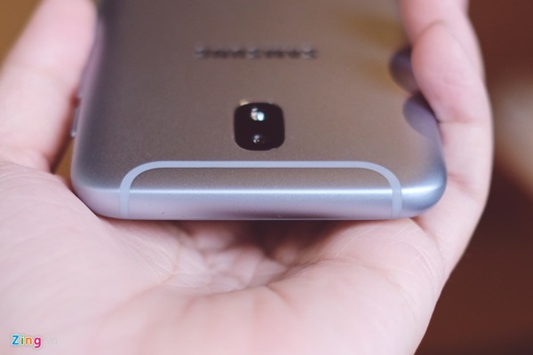 Có nên mua Galaxy J7 Pro không? Mẫu smartphone tầm trung mới của Samsung