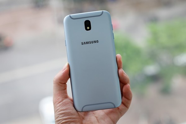 j7 Pro - Mua