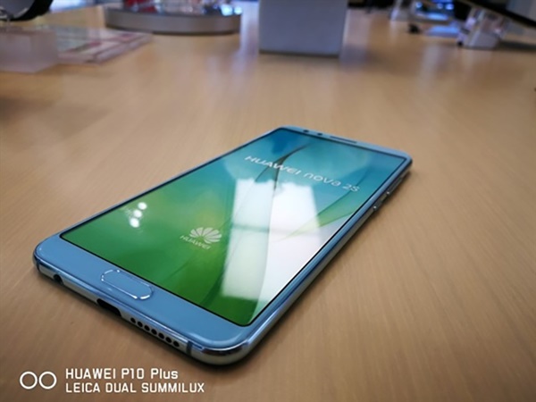 Huawei Nova 2s 
