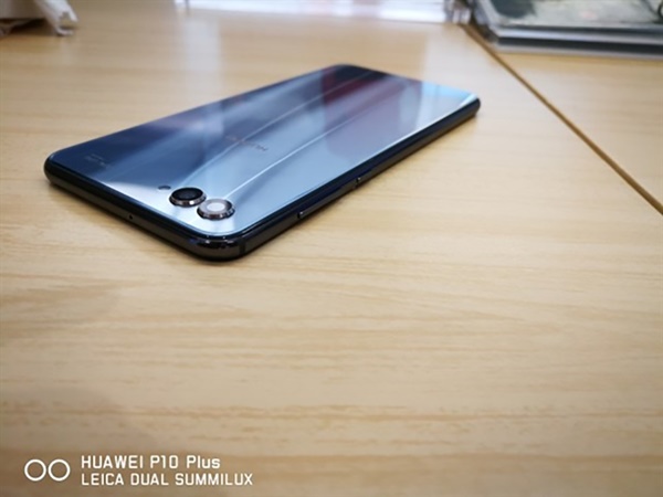 Huawei Nova 2s 