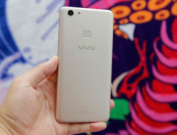 Đánh giá điện thoại Vivo V7+: vừa nhẹ vừa bền, camera 24MP, viên pin 3225 mAh