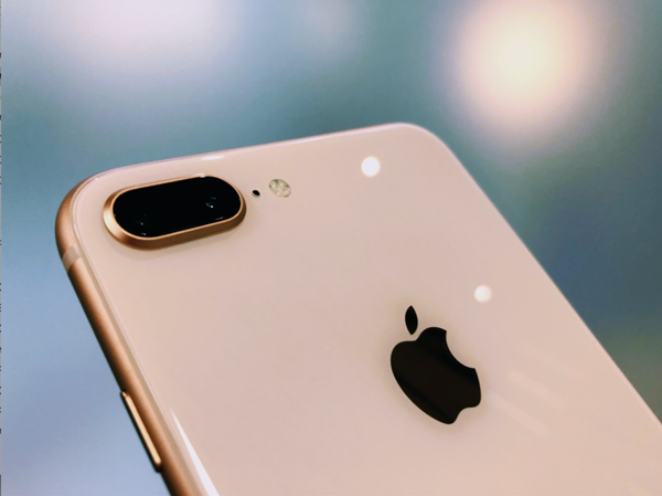 iPhone 8 có gì đặc biệt hơn “đàn anh” iPhone 7 hay không?