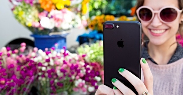 Đầu tư cho iPhone 7 Plus 128GB phiên bản Black hoặc Jet Black