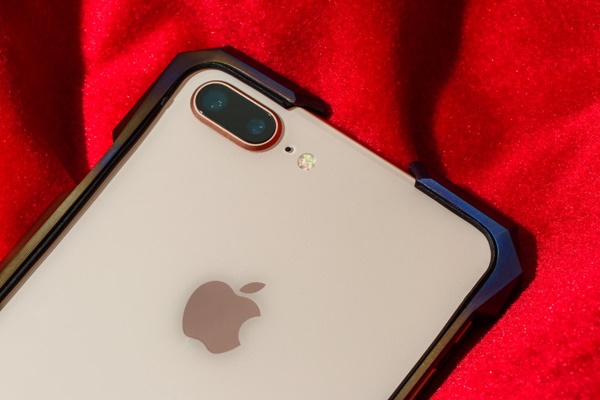 Xuất hiện chiếc ốp iPhone đắt hơn cả “nhân vật chính”
