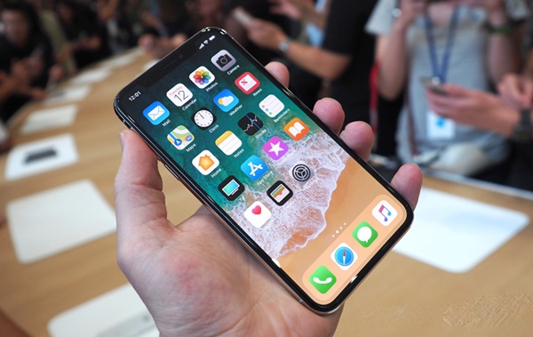 Số lượng đặt trước iPhone X có thể sẽ vượt qua con số 50 triệu sản phẩm, mặt dù giá bán của nó là rất cao