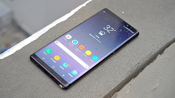 Galaxy Note 8 sở hữu màn hình vô cực với cây bút S-pen đem đến cho người dùng trải nghiệm tuyệt vời nhất