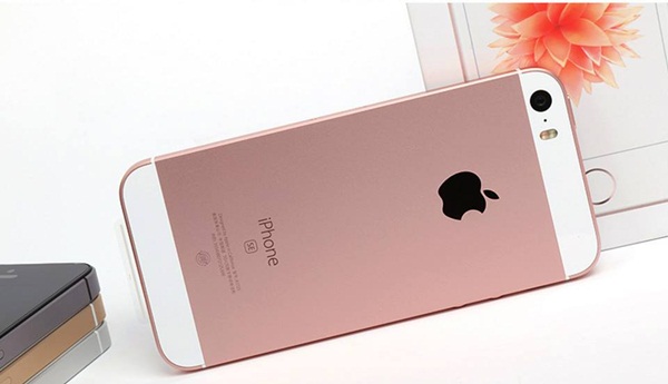  iPhone SE đang được bán tại Viettel Store với mức giá 9.490.000đ