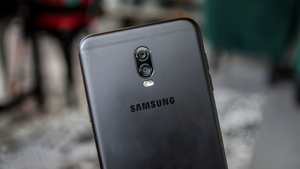 Trên tay Galaxy J7 Plus: chiếc điện thoại tầm trung có camera kép