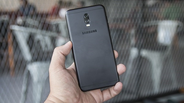 Trên tay Galaxy J7 Plus: chiếc điện thoại tầm trung có camera kép