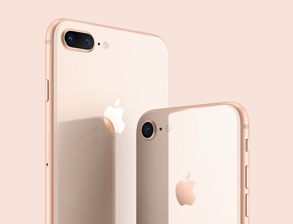 Đặt iPhone 8 Plus Gold cạnh iPhone 7 Plus Rose Gold mới thấy đây là sự lựa  chọn hoàn hảo dành cho chị em khi Apple loại bỏ màu vàng hồng