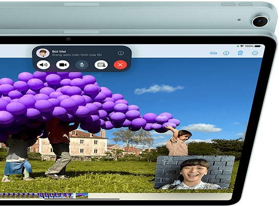 iPad Air với camera trước 12MP Ultra Wide hiển thị cuộc gọi FaceTime với tính năng Trung Tâm Màn Hình