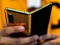 Cận cảnh Galaxy Fold phiên bản mới: Đã cứng cáp hơn, không còn khuyết điểm