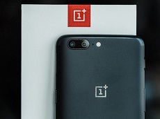 Lộ ảnh OnePlus 5T trên tay người dùng: Màn hình 18:9 viền mỏng, nút Home bị loại bỏ