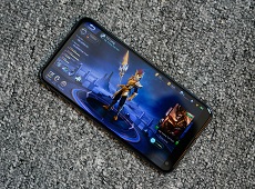 Khó có điện thoại cao cấp nào có thể vượt qua được Galaxy S10e trong cùng phân khúc