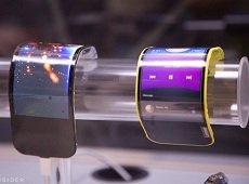 Lenovo ra mắt điện thoại uốn cong đầu tiên thế giới