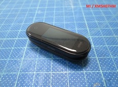 Lộ diện hình ảnh Xiaomi Mi Band 4 “chất như nước cất”