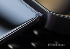 Lộ diện hình ảnh điện thoại màn hình gập ZTE Axon M: dẫn đầu xu hướng mới