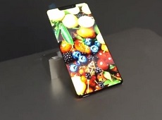 Màn hình AMOLED dẻo là gì mà có thể uốn đơn giản như với một cuốn sách?