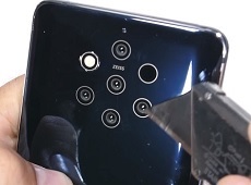 Thử nghiệm độ bền Nokia 9 PureView: Cào xước, bẻ cong, hơ lửa cũng không “hề hấn” gì 