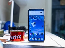 Trên tay Nokia X71: Chiếc Nokia đầu tiên sở hữu màn hình “khoét lỗ”