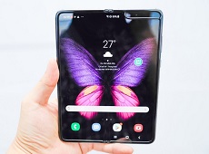 Trên tay Samsung Galaxy Fold tại Việt Nam có giá bán 99 triệu đồng