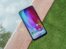 Trên tay Vsmart Joy 2+: Smartphone siêu rẻ, pin siêu khủng