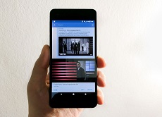 Bạn có biết cách vừa lướt web vừa xem video trên điện thoại?