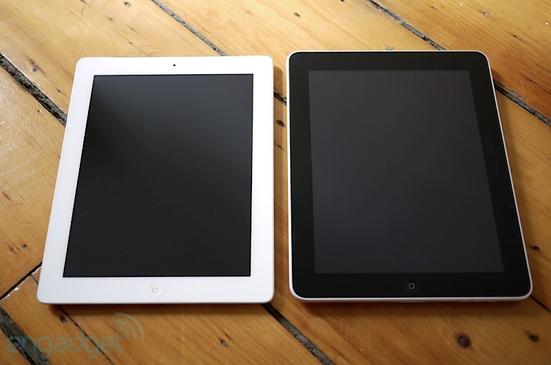 iPad 2 (bên trái) so với iPad thế hệ đầu tiên iPad 2 (bên trái) so với iPad thế hệ đầu tiên